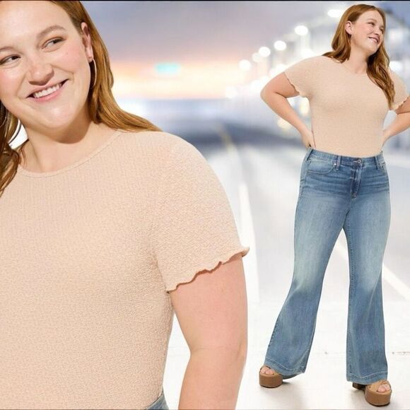 Torrid Beige Textured Crepe Jersey Crew Neck Tee Size 2 2XL NWT - Picture 2 of 10